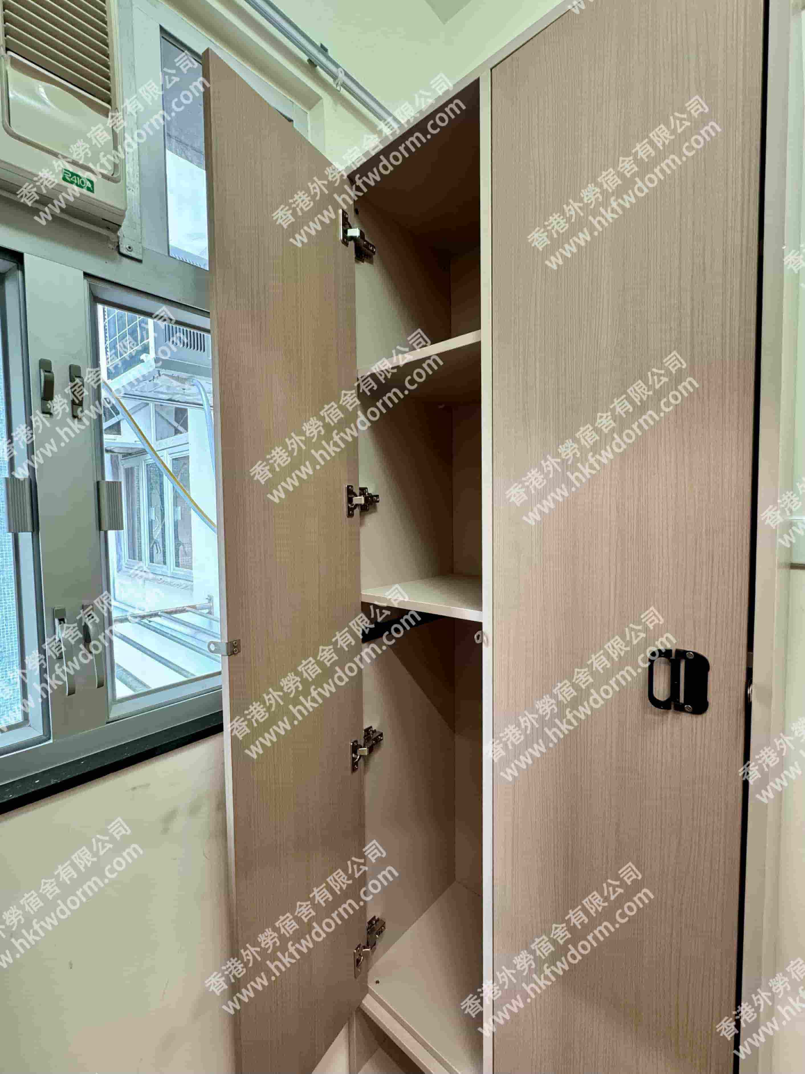 香港外勞宿舍大型儲物櫃,充足衣物收納空間